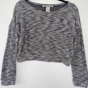 Crop top black and white sweater Medium